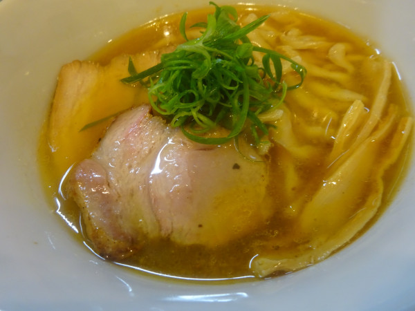 「中華そば醤油（手揉み中太麺）　1,100円」@中華そば カスミソウの写真