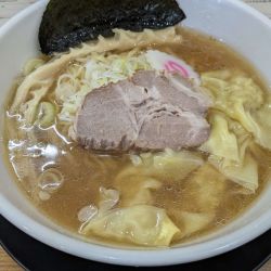 ワンタンしょうゆらぁめん