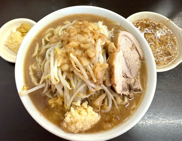「ラーメン中」@ラーメンどでん 大宮店の写真