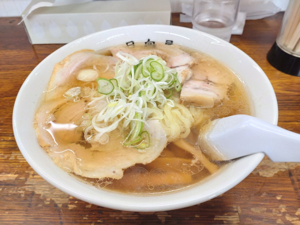 「チャーシュー麺大盛＋餃子３個」@青竹手打ちラーメン 日向屋の写真