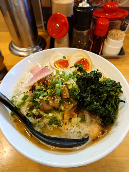 「鶏白湯辛タンメン」@麺場 鶏源 TORIGEN 黄金町店の写真