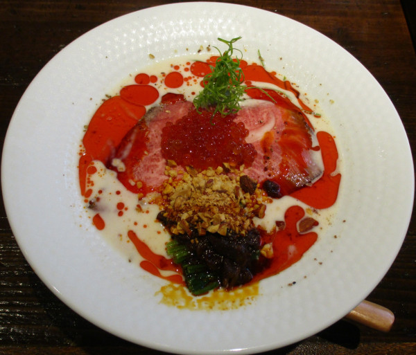 「＜期間限定＞和牛といくらの冷たいアーモンド担々麺　1200円」@MENSHO Districtの写真