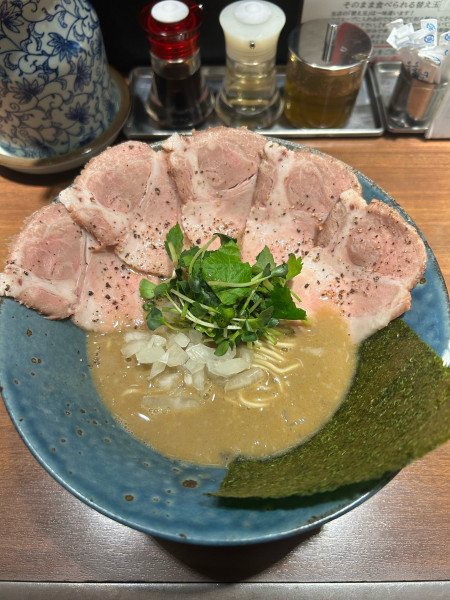「海老煮干しチャーシュー中華そば+替え玉」@麺屋 ねむ瑠の写真