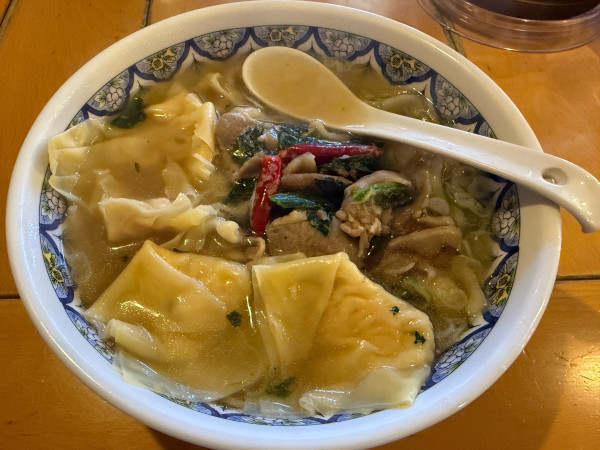 「牛肉あっさり激辛ラーメン(5倍)+エビワンタン+チャーハンセット」@揚州商人 松戸ニ十世紀ヶ丘店の写真