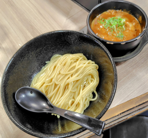 「カレーつけ麺 虜(中辛) 1000円」@越後つけ麺維新 大井町店の写真