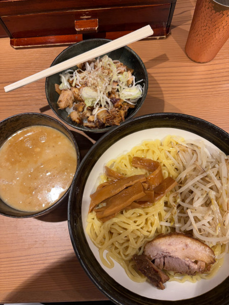 「味噌つけ麺煮豚丼」@いと井 東京ラーメン横丁店の写真