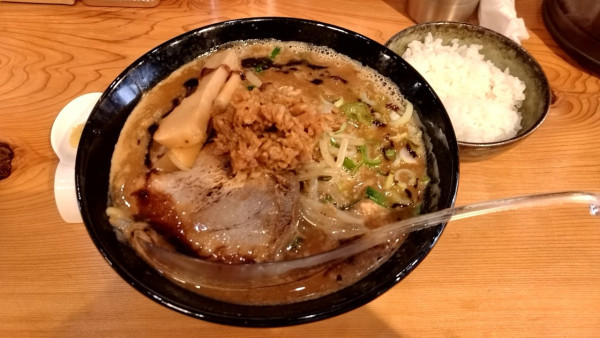 「にんにく焼味噌ラーメン_1300円」@味噌Ramen Factory ReNgeの写真