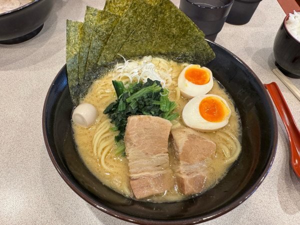 「赤盛りラーメン　1080」@横浜家系ラーメン赤家 篠崎駅前店の写真