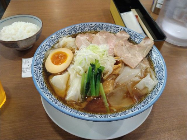 「冷やしワンタンメン」@ワンタンメンの満月 京都拉麺小路店の写真