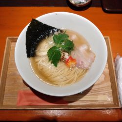 真鯛清湯そば 950円