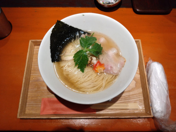 「真鯛清湯そば 950円」@週末麺処 らくらひとしなの写真