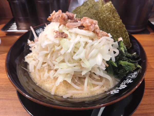 「ベジタブル家系麺追加」@横浜家系ラーメン 壱角家 芝公園店の写真