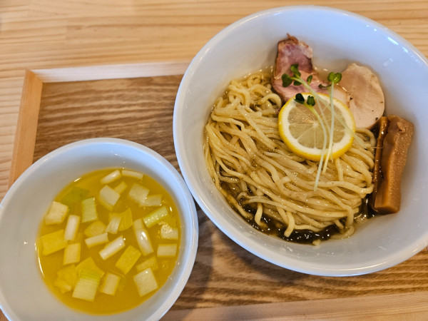 「昆布水つけ麺塩」@MENYA TOMOSHIBIの写真