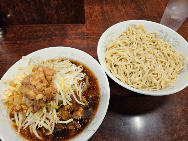 「ふた小ラーメン+つけ麺」@ラーメン二郎 めじろ台店の写真