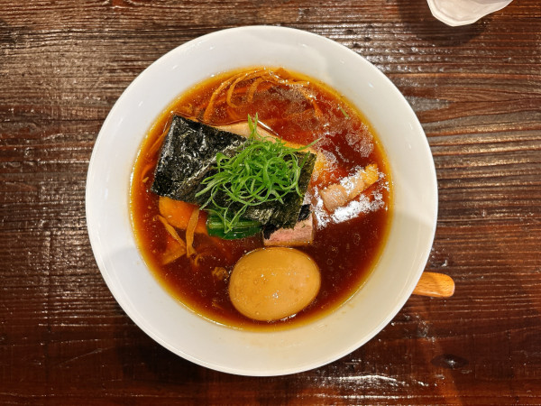 「醤油らぁ麺(味玉のせ):1,200円」@MENSHO Districtの写真