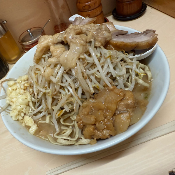 「ラーメン・大盛り券『コール』 ニンニク、アブラ、カラメ」@自家製ラーメン 大者の写真