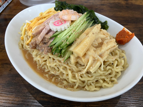 「味噌ダレ冷やし中華+麺大盛+生わかめ」@味噌ラーメン 雪ぐにの写真
