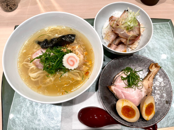 「特塩らぁ麺 ￥1580」@らぁ麺 花萌葱の写真