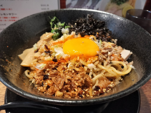 「炎天魚介豚骨辛まぜそば」@麺's club 酒池肉林の写真