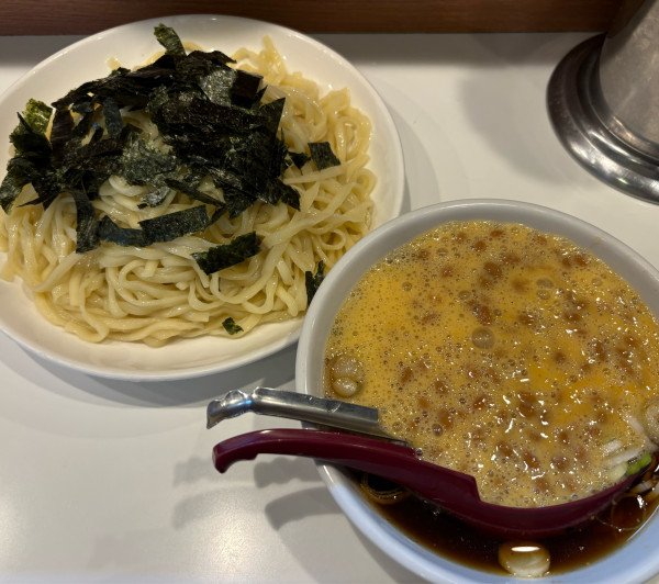 「納豆ざるらぁめん大盛」@らぁめん ほりうち 新橋店の写真