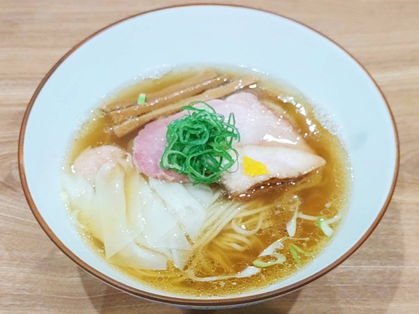 「白醤油」@らぁめん鴇の写真