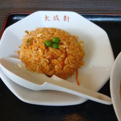 キムチチャーハン（＋冷やしラーメン）880円