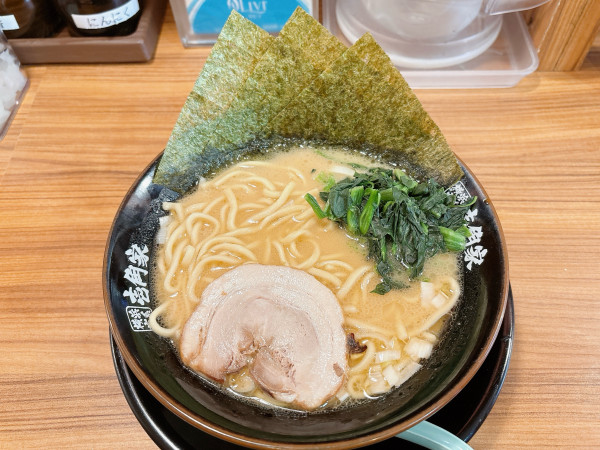 「家系ラーメン 醤油」@壱角家 鶴川店の写真