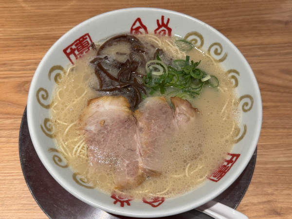 「本店白丸」@一風堂 大名本店別館の写真