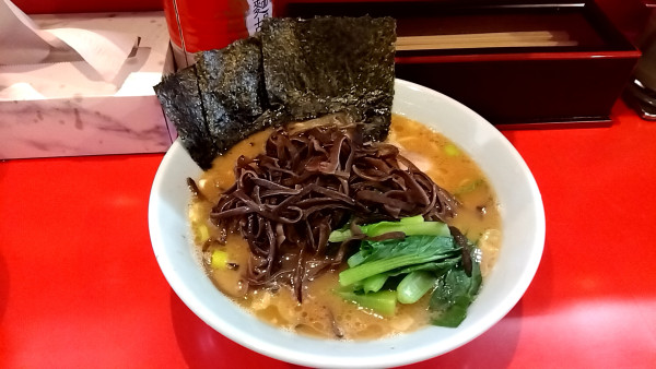 「ラーメン並(850円)+きくらげ(120円)」@横浜家系ラーメン 黄金家 鴨居店の写真
