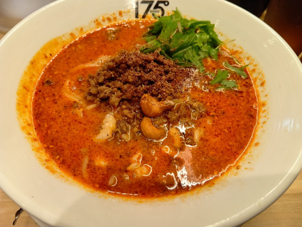 「汁あり担担麺２辛７痺れ　ご飯　チーズ」@175°DENO担担麺 TOKYOの写真