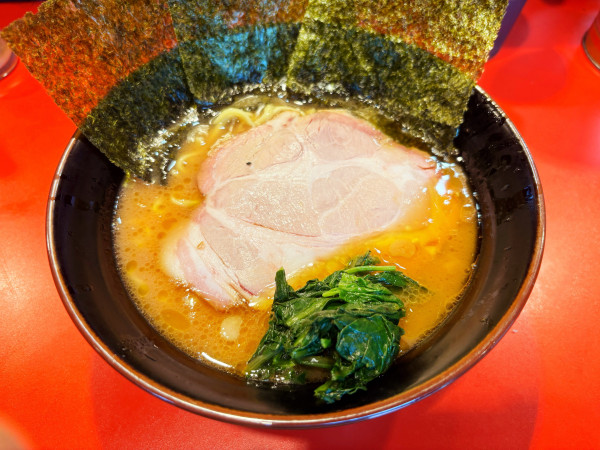 「ラーメン 並　900円」@横浜ラーメン 斎藤家の写真