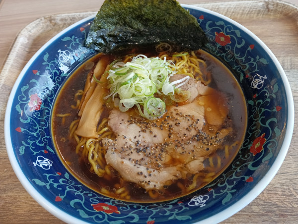 「【店舗限定】松本ブラック中華そば(¥935)」@凌駕IDEA イオンモール松本店の写真