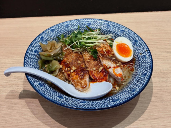 「四川風鶏冷麺」@らーめん しおじの写真