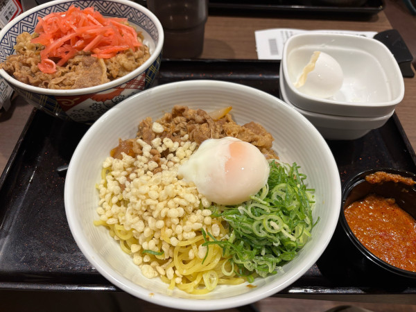 「牛玉スタミナまぜそば」@吉野家 武蔵境店の写真