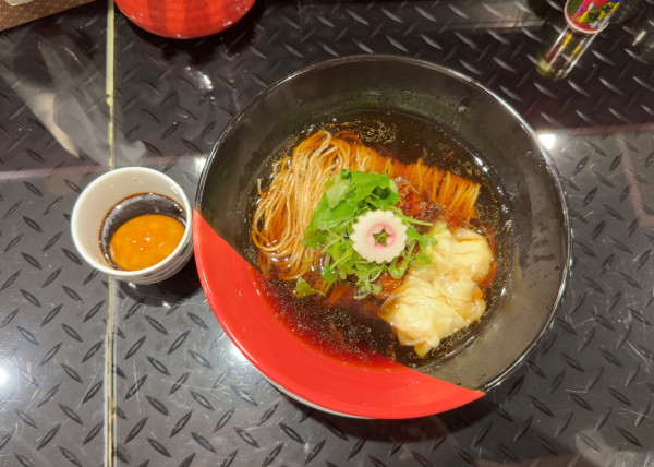 「特製醤油ラーメン」@トーキョーニューミクスチャーヌードル 八咫烏 CHIKARABOの写真