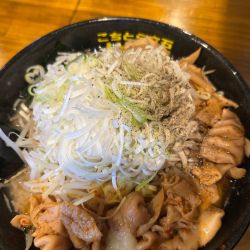 しょうゆ辛ホルモンメン