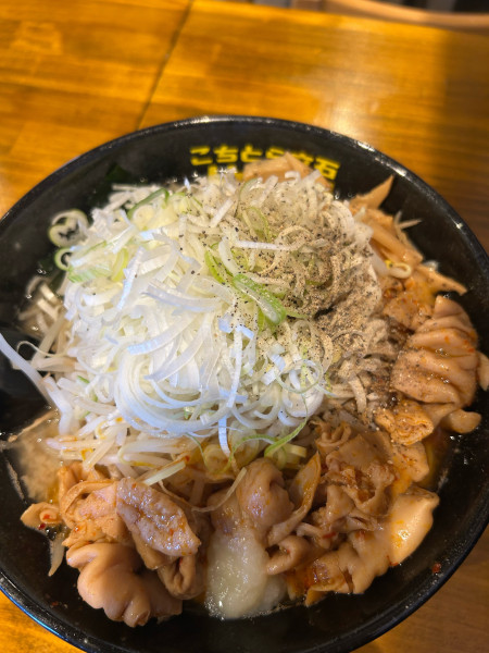 「しょうゆ辛ホルモンメン」@こちとら立石麺豚酒場 粋な豚の写真