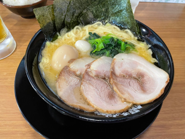「MAXラーメン、無料ライス並、生ビール」@町田商店 横浜駅前店の写真