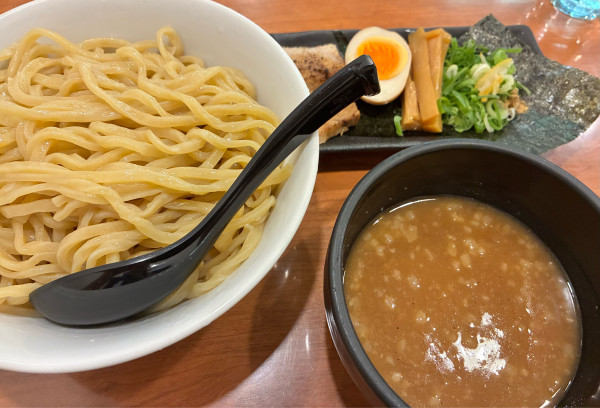 「濃厚魚介豚骨つけ麺」@ラーメン 春樹 多摩カリヨン館店の写真