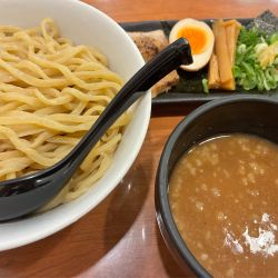 濃厚魚介豚骨つけ麺
