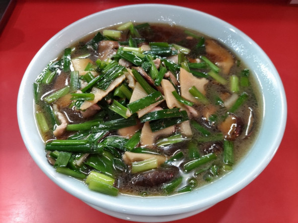 「にらしいたけ麺」@十八番の写真