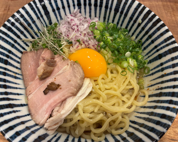 「まぜそば+たまご 1000円」@麺処 一龍庵 池袋本店の写真