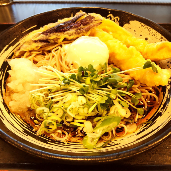 「【季節限定】冷しとり天おろし（￥750）＋温泉玉子（クーポン」@ゆで太郎 久が原店の写真