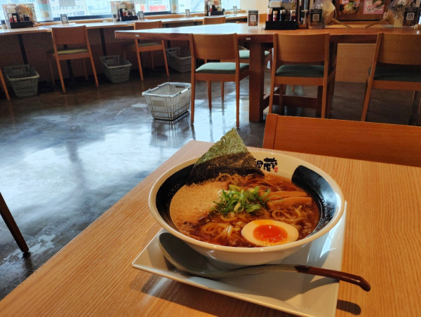 「背脂あごだし新潟しょうゆ」@越後秘蔵麺 無尽蔵 東武宇都宮百貨店の写真