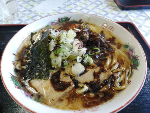 「黒ラーメン（800円）」@昇龍の写真