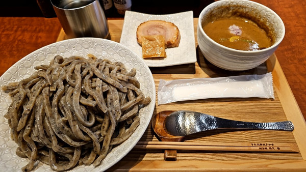 「【限定】弩濃厚カレーつけ麺（中）麺増し×2」@手打式特級多加水 御影麺 鏑矢の写真