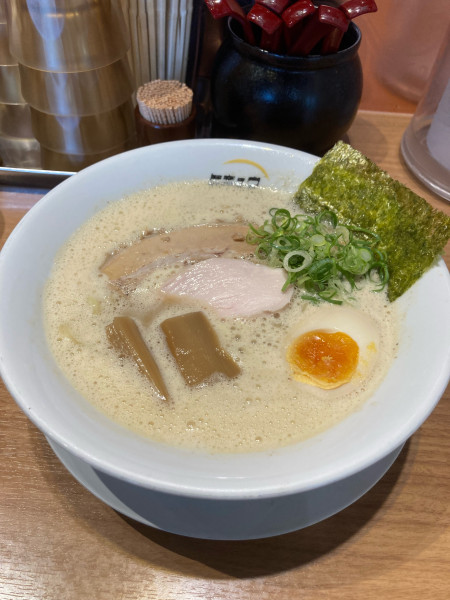 「鶏白湯らーめん（１０００円）」@ヒキュウの写真