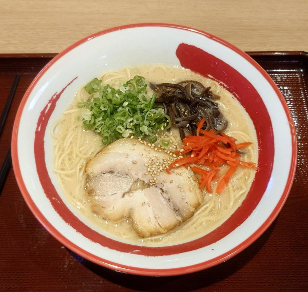 「とんこつラーメン（900円）」@麺の匠 三州の写真