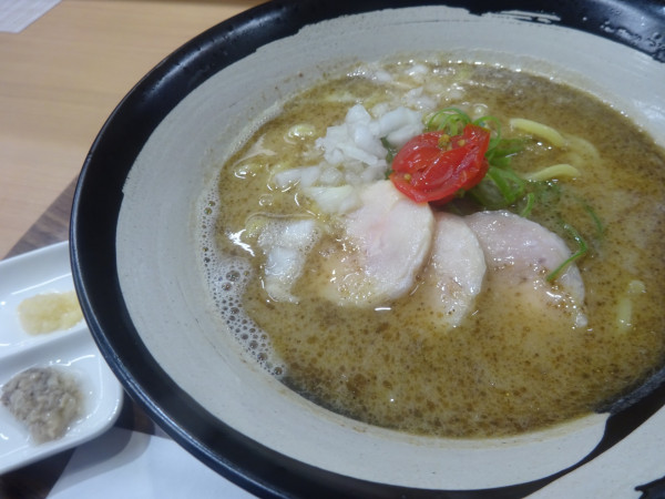「鶏白湯煮干し醤油　1,300円」@濃厚鶏白湯らーめん 登龍門の写真