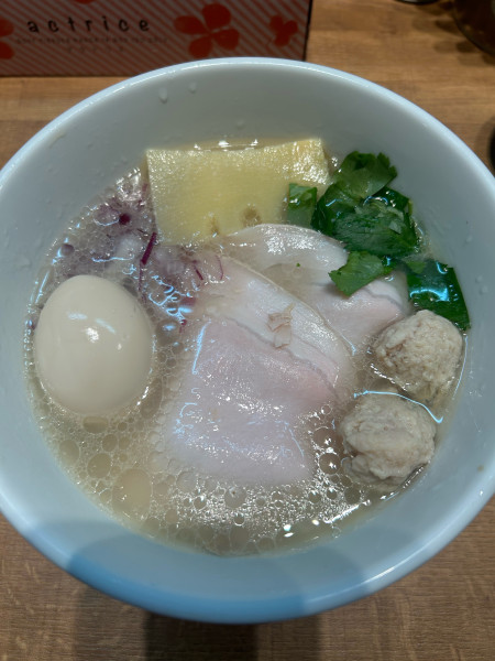 「特製貝と牛の中華そば（塩）1100円」@貝そばもぉむの写真